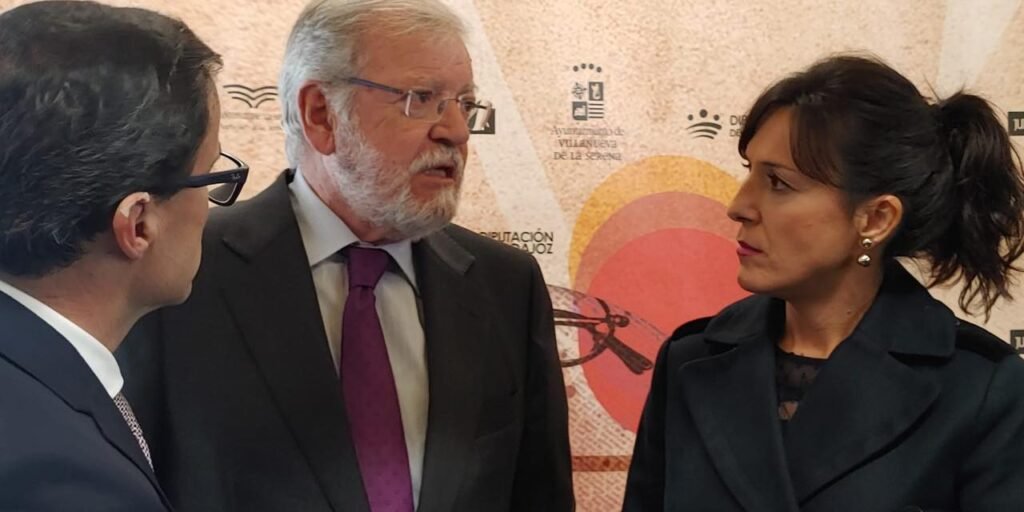 Tensiones internas en el PSOE de Extremadura: ¿Señales de reconfiguración o fragmentación?