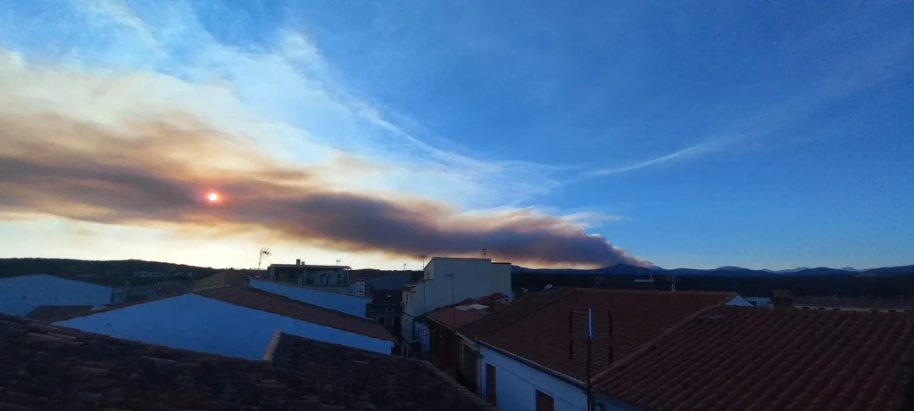 Incendio en Las Hurdes: El Fuego Avanza sin Control y Obliga a Activar el Nivel 2 de Emergencia